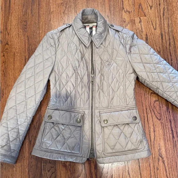 Burberry Jacket Women’s - Beige Quilted Zipper - Picture 2 of 4